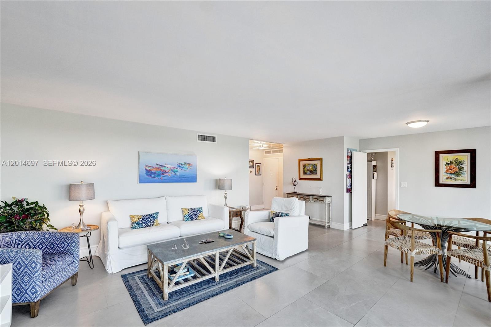 CORINTHIAN ON THE INTRACO - Residential