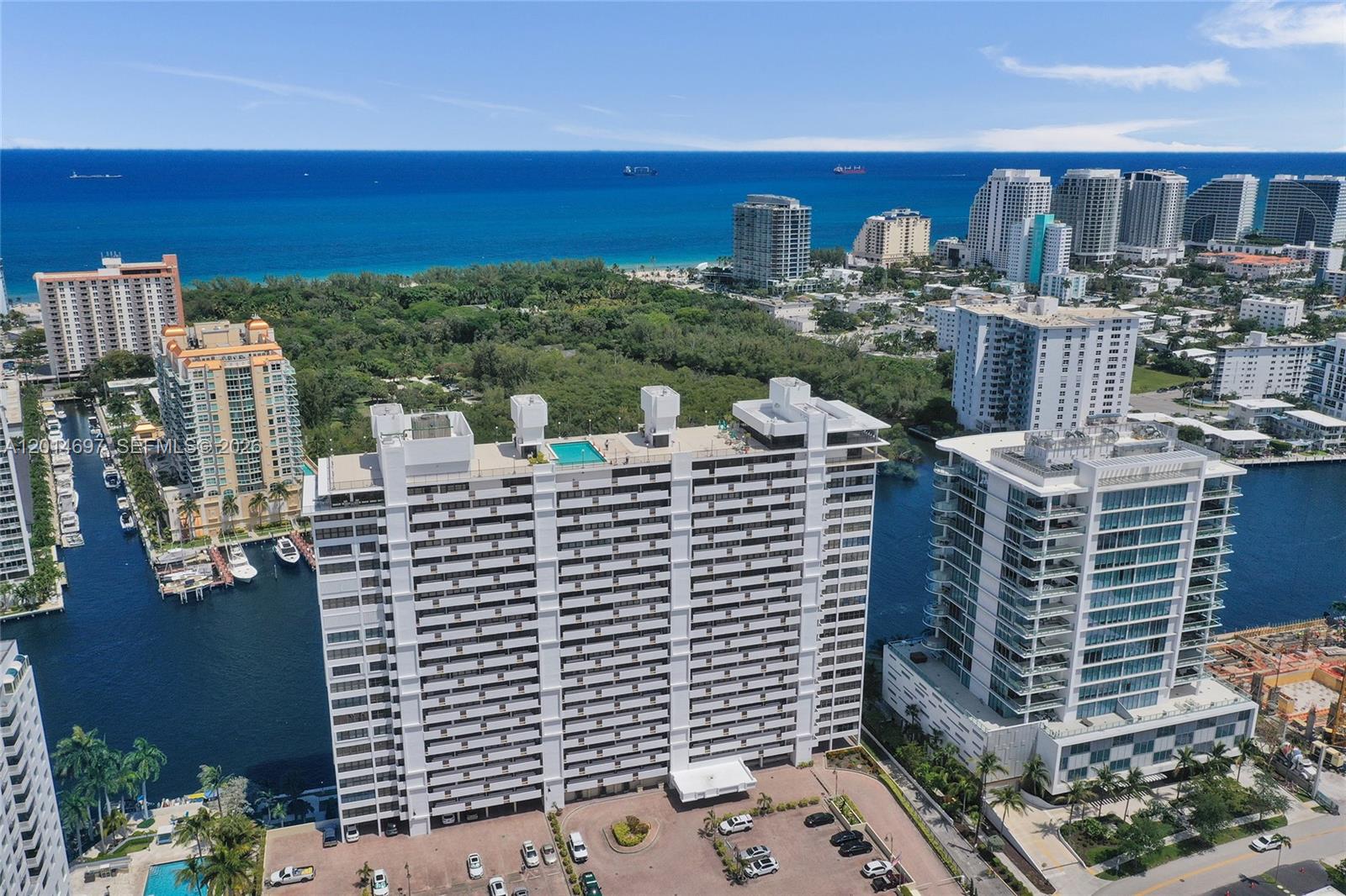 CORINTHIAN ON THE INTRACO - Residential