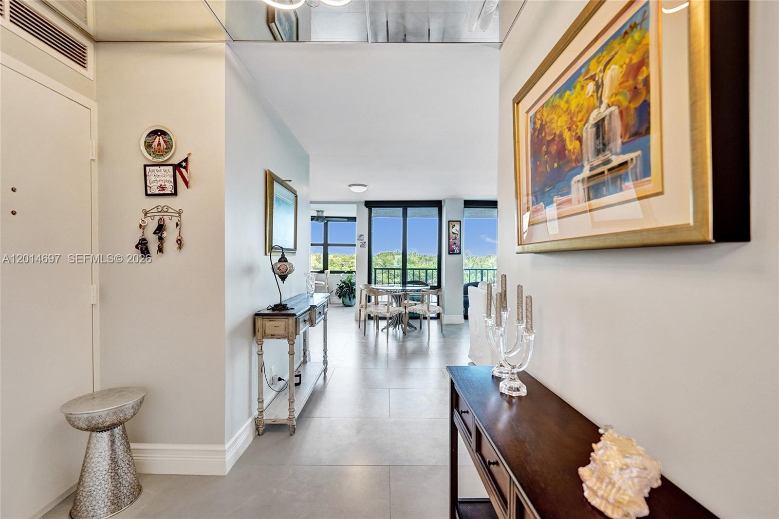 CORINTHIAN ON THE INTRACO - Residential