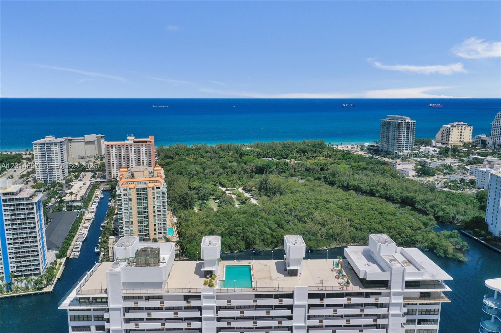 CORINTHIAN ON THE INTRACO - Residential