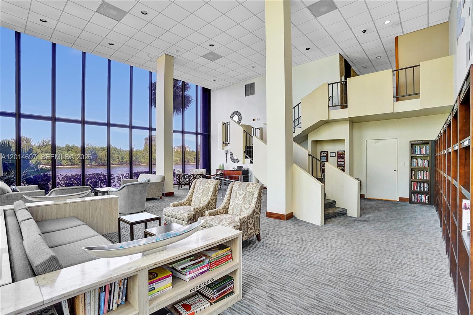 CORINTHIAN ON THE INTRACO - Residential
