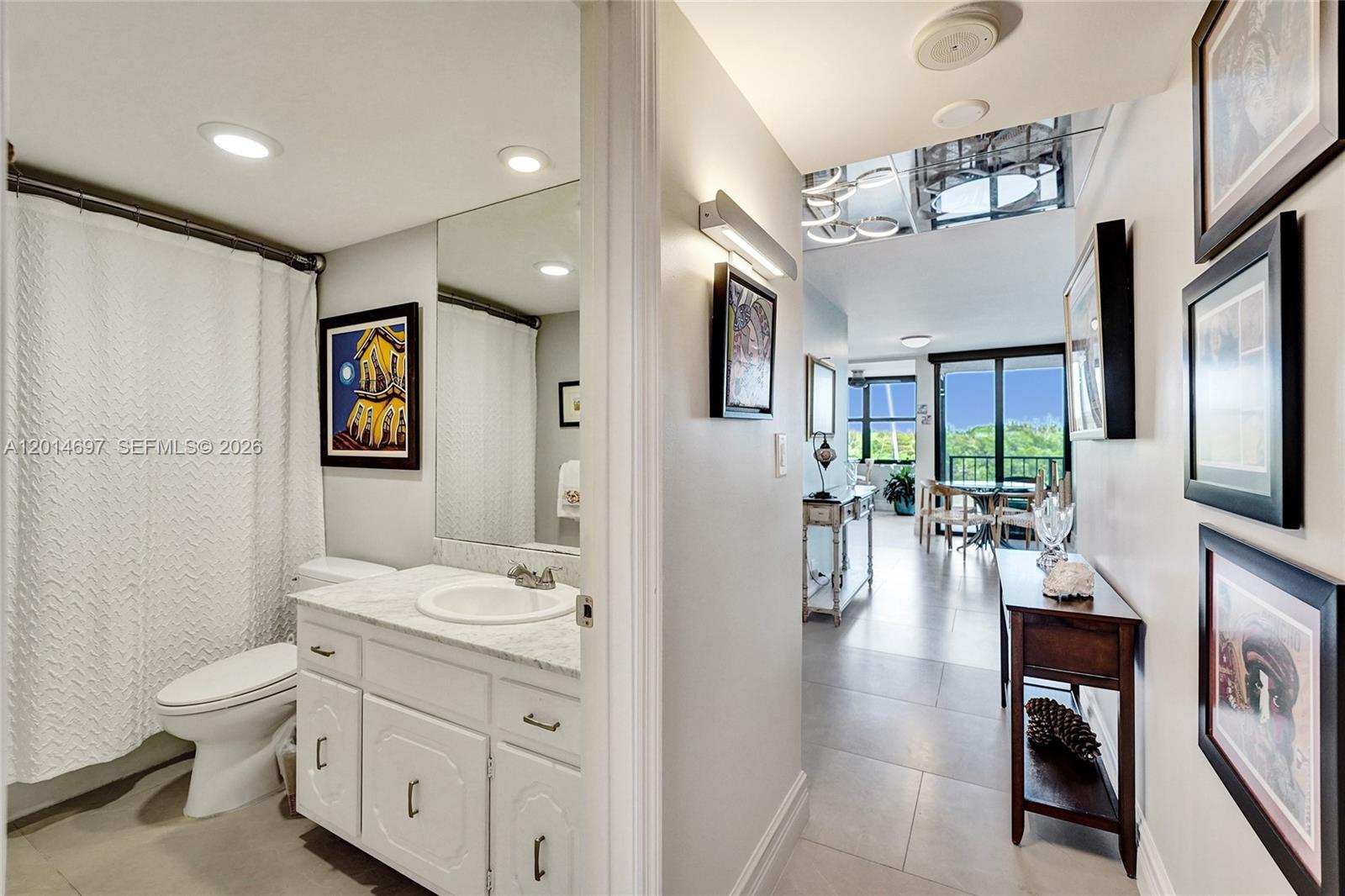 CORINTHIAN ON THE INTRACO - Residential