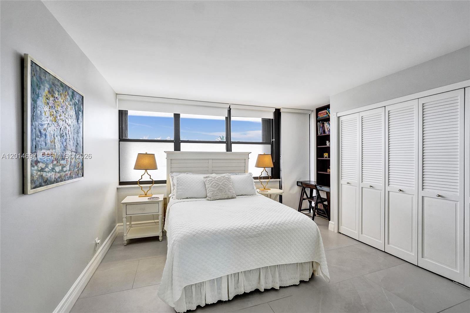 CORINTHIAN ON THE INTRACO - Residential