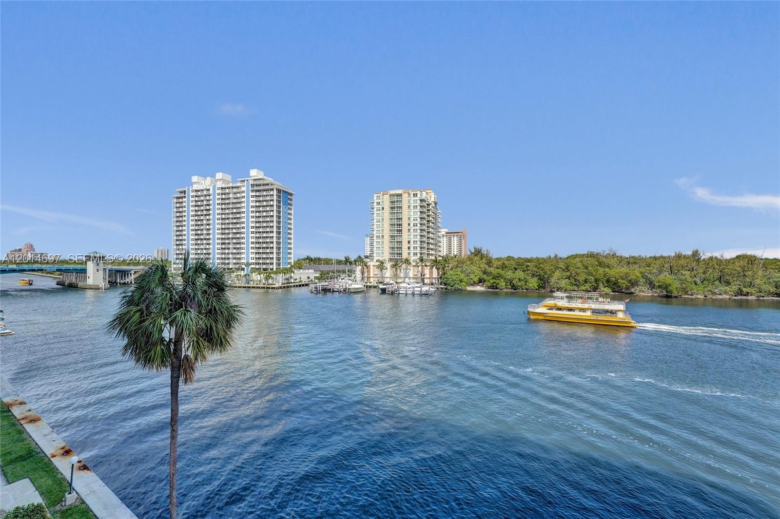 CORINTHIAN ON THE INTRACO - Residential