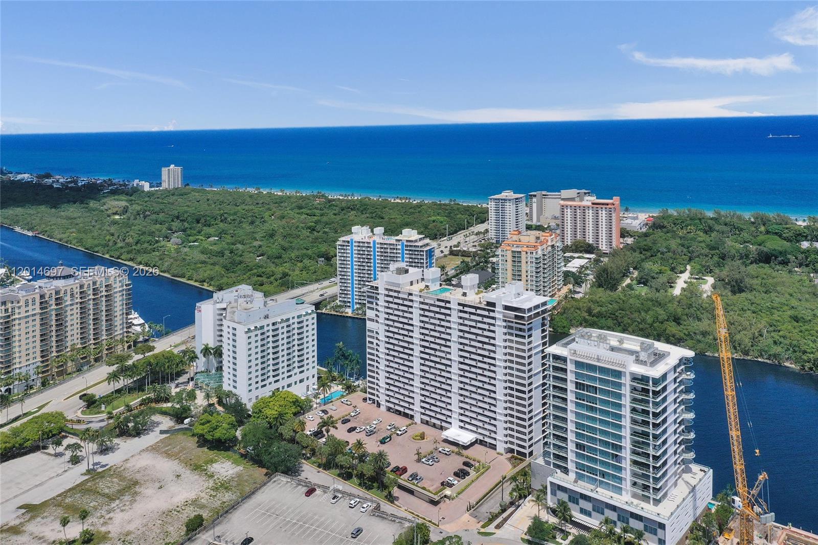 CORINTHIAN ON THE INTRACO - Residential