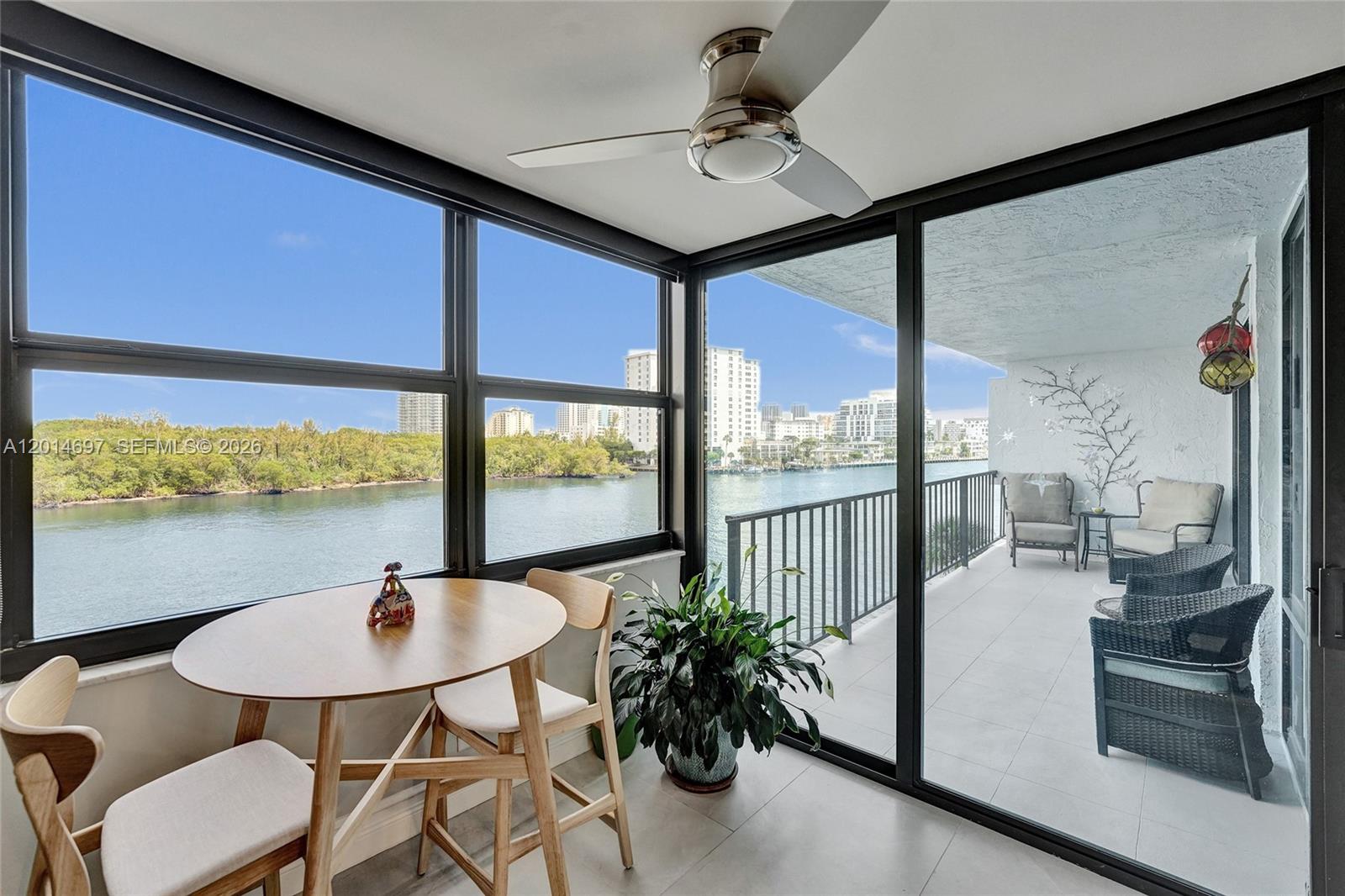 CORINTHIAN ON THE INTRACO - Residential
