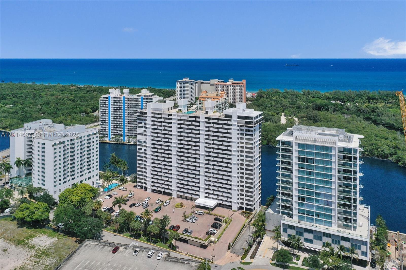 CORINTHIAN ON THE INTRACO - Residential