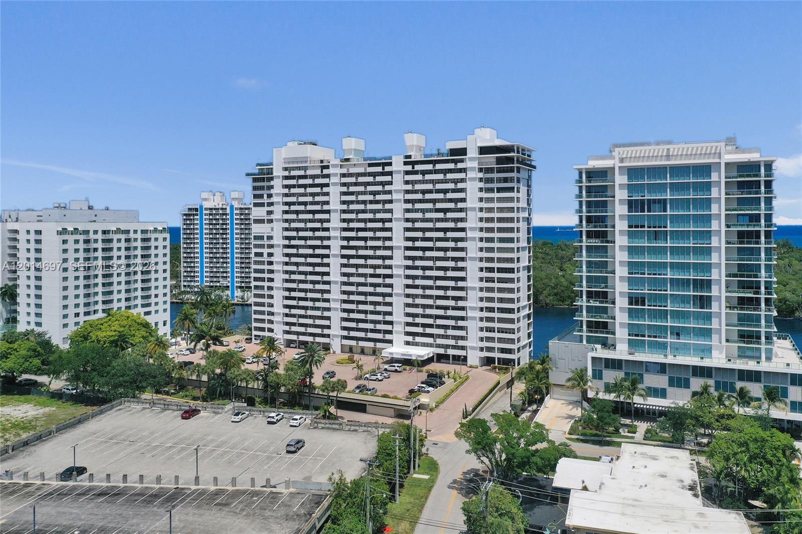 CORINTHIAN ON THE INTRACO - Residential