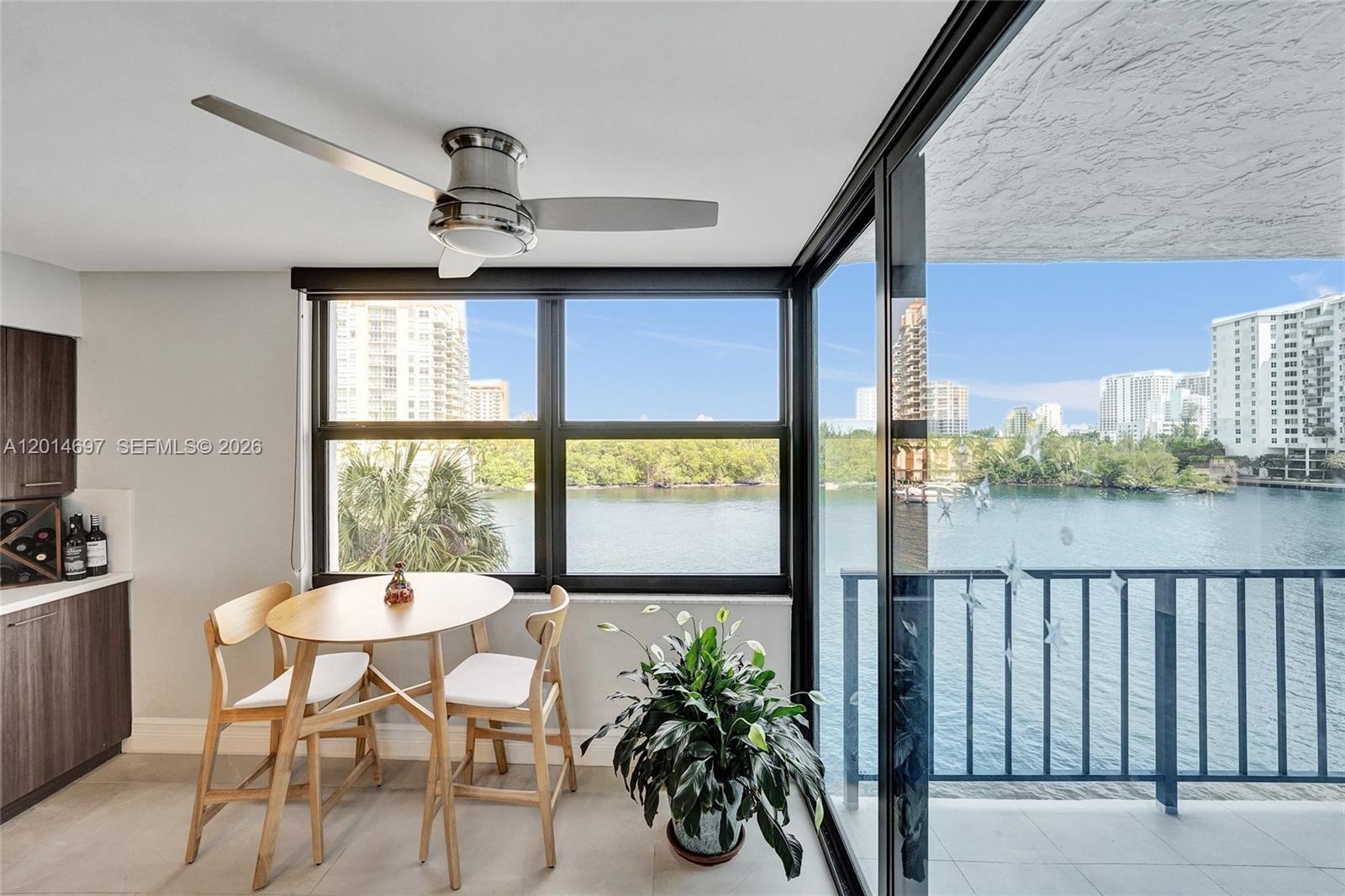 CORINTHIAN ON THE INTRACO - Residential