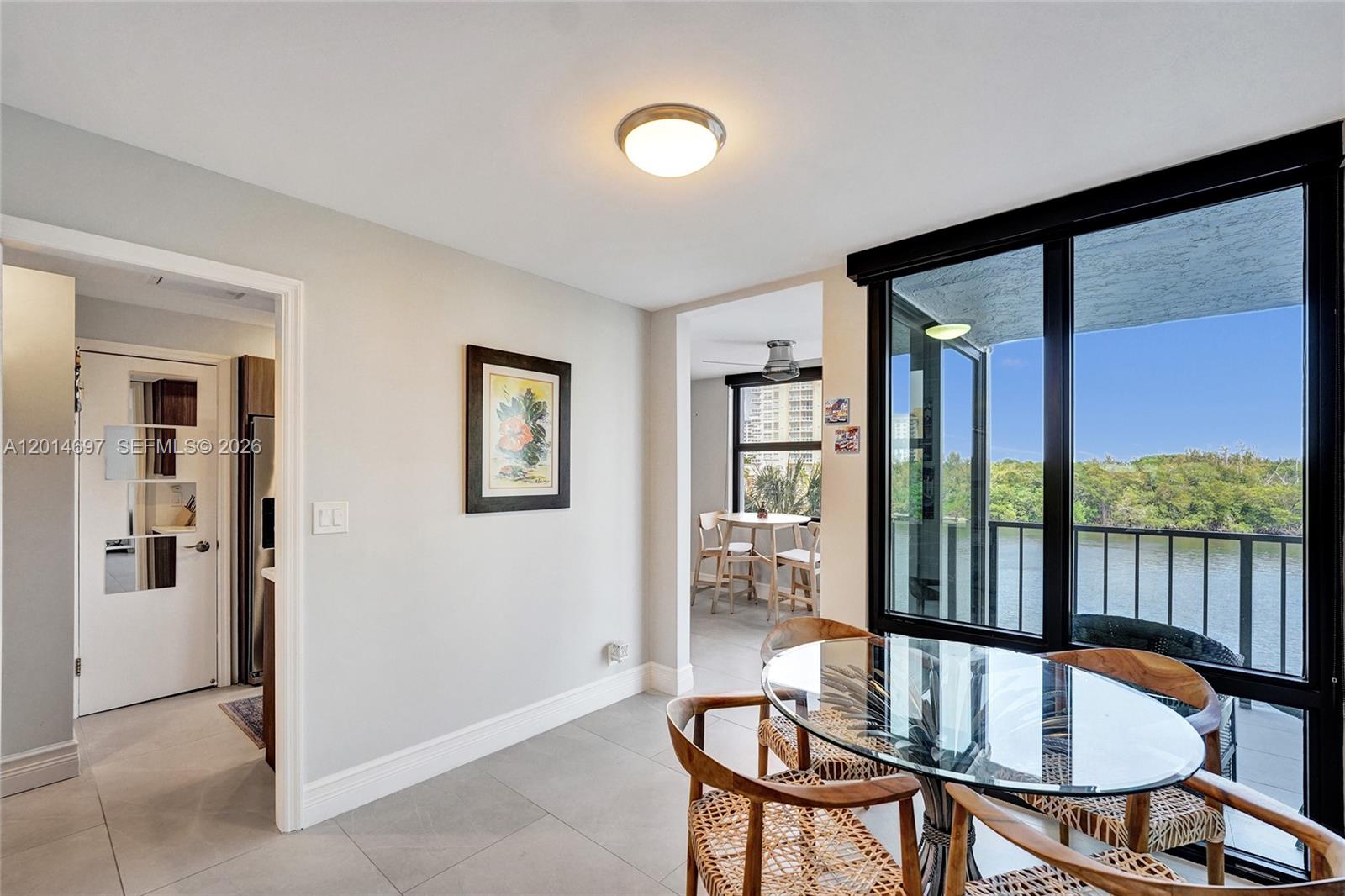 CORINTHIAN ON THE INTRACO - Residential