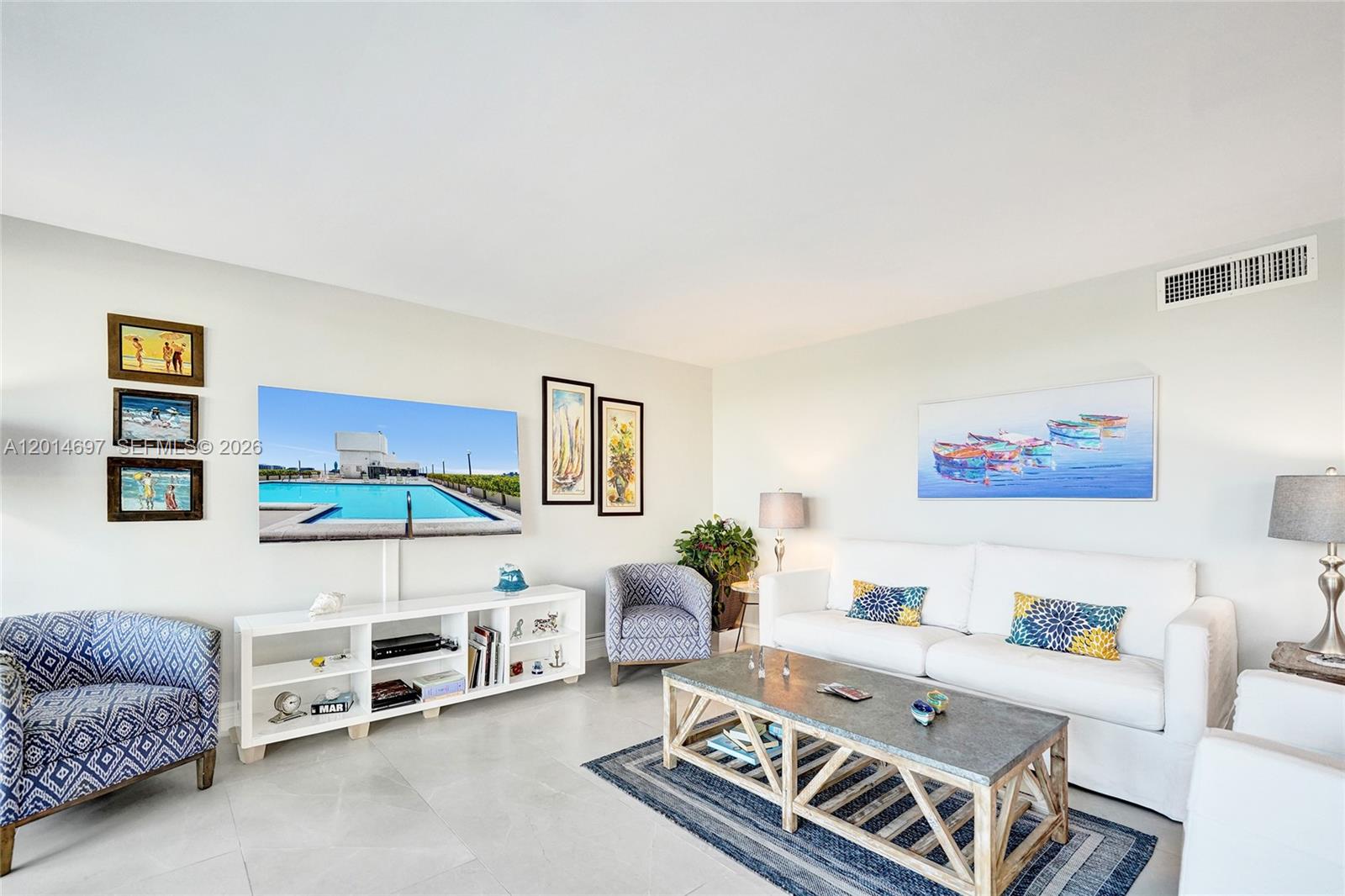 CORINTHIAN ON THE INTRACO - Residential