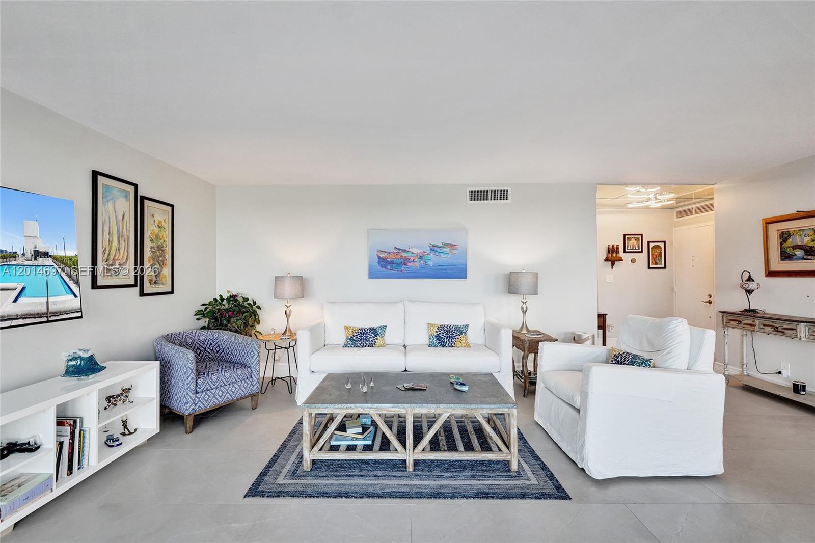 CORINTHIAN ON THE INTRACO - Residential