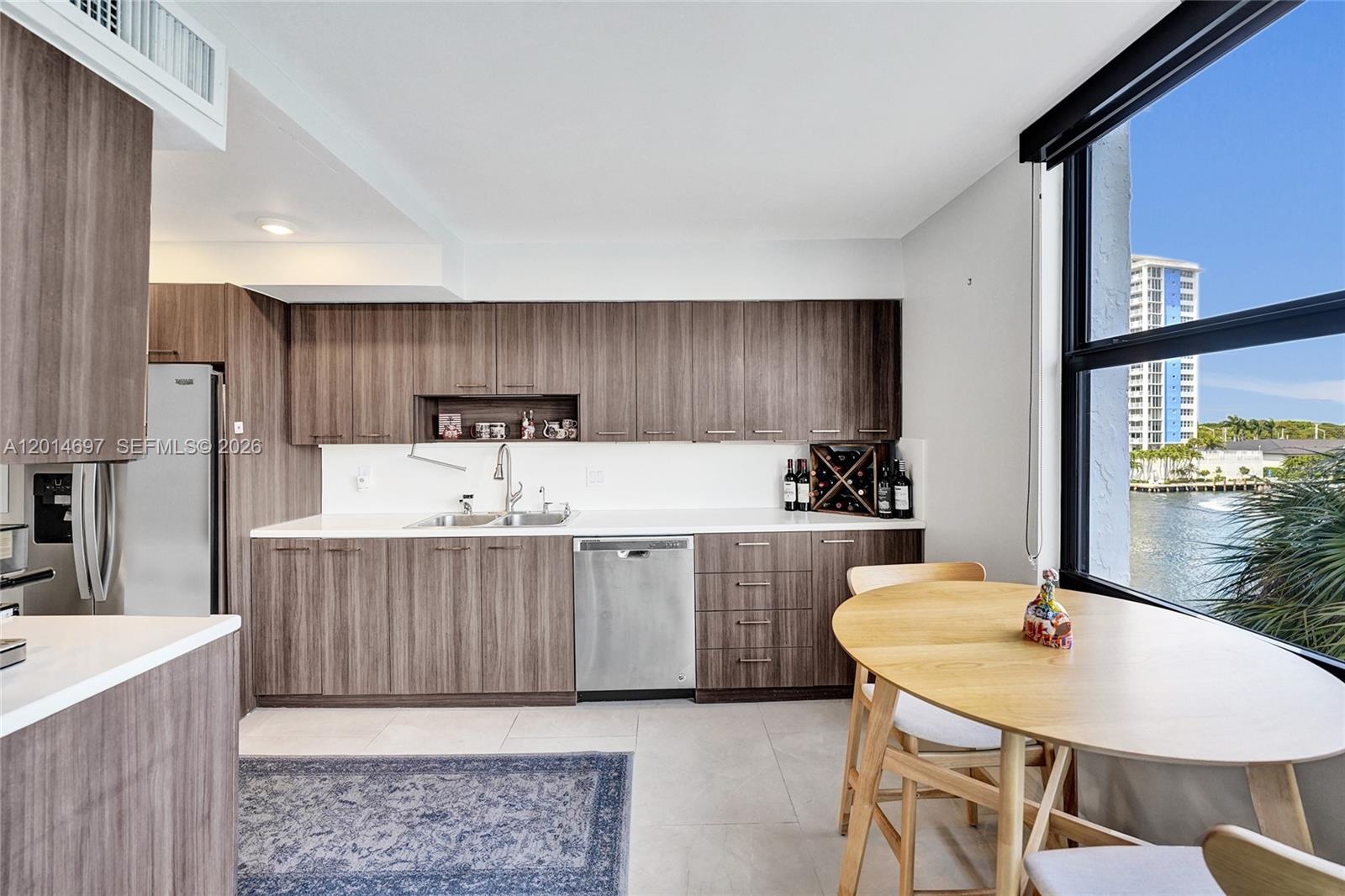 CORINTHIAN ON THE INTRACO - Residential