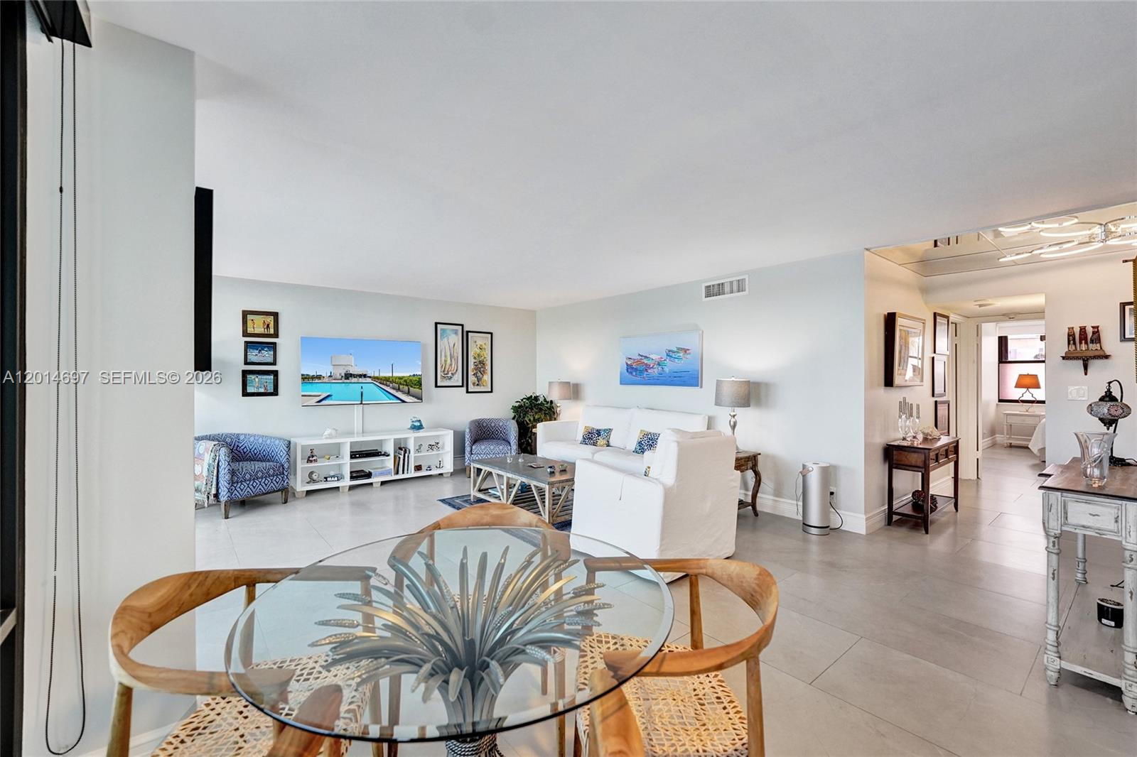 CORINTHIAN ON THE INTRACO - Residential