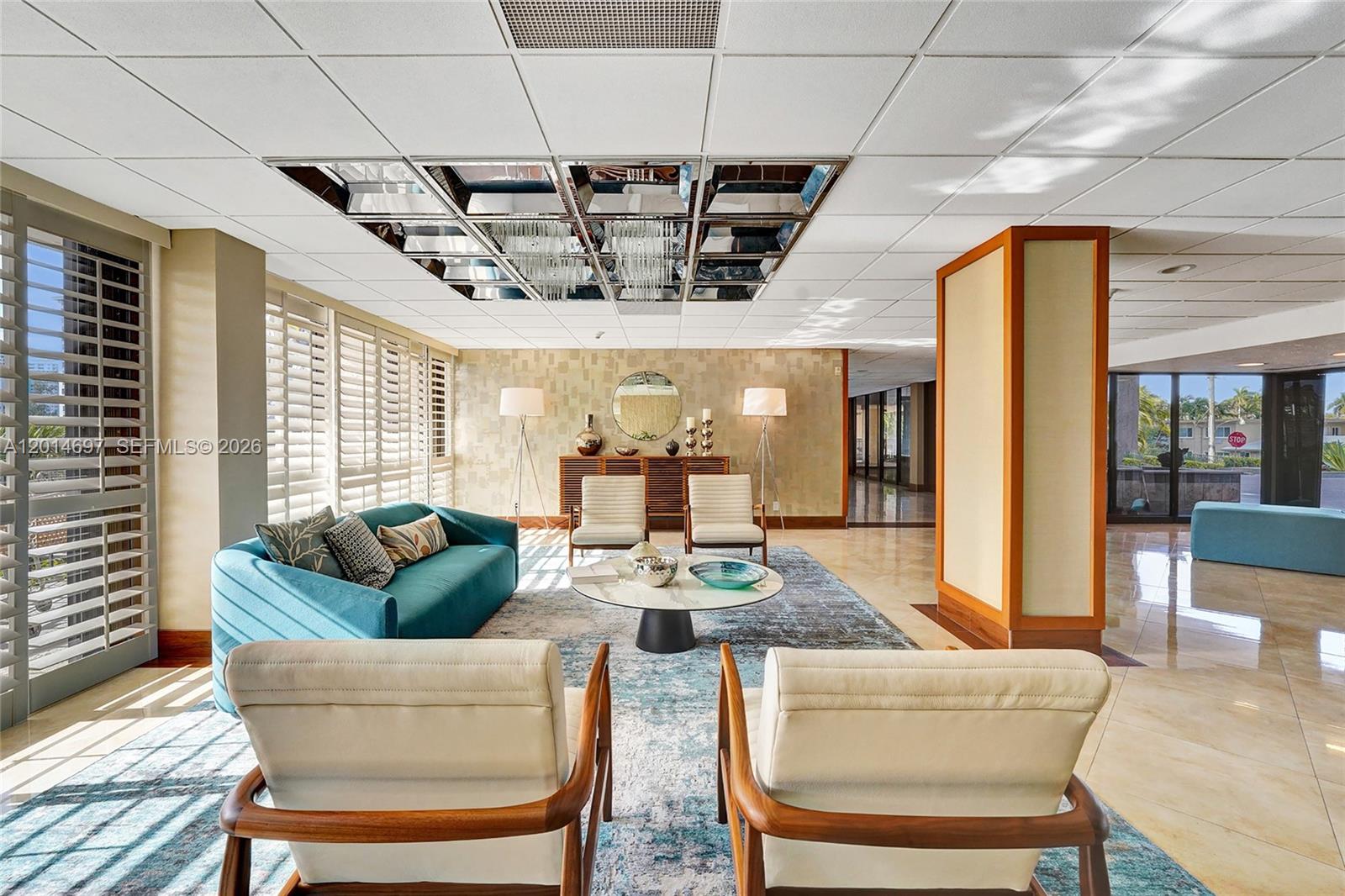 CORINTHIAN ON THE INTRACO - Residential
