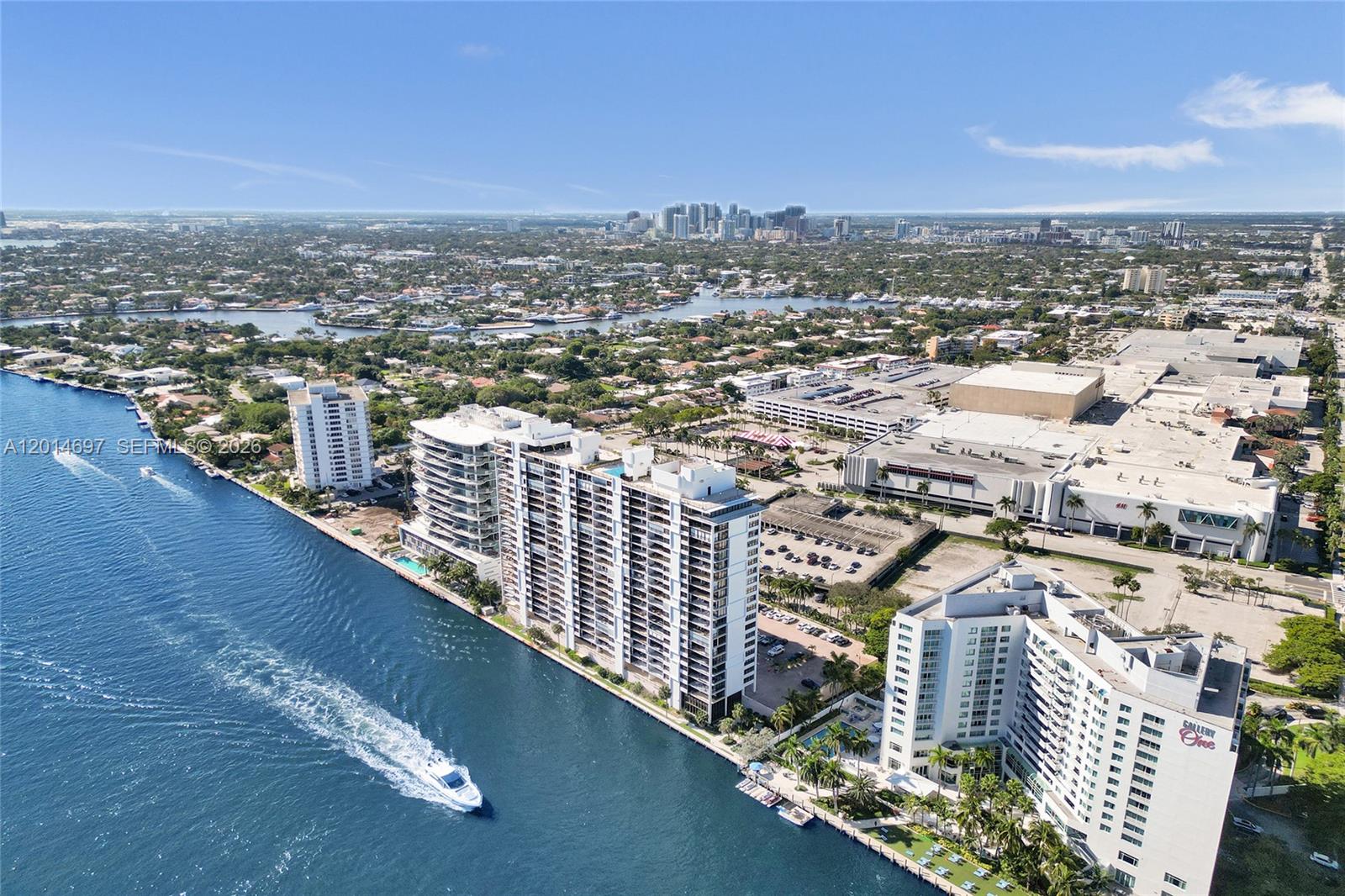 CORINTHIAN ON THE INTRACO - Residential