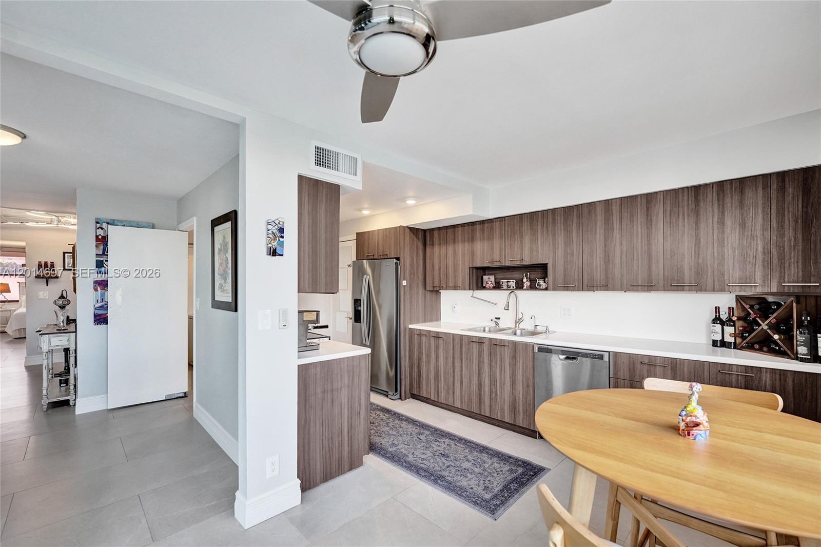 CORINTHIAN ON THE INTRACO - Residential