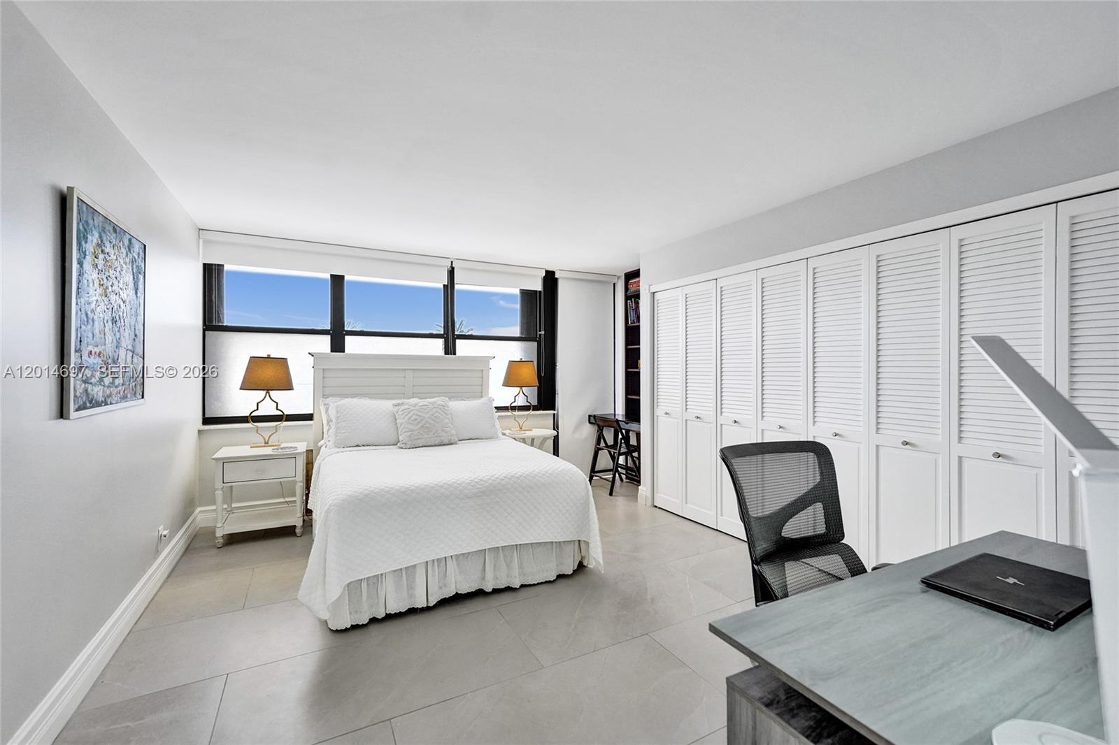 CORINTHIAN ON THE INTRACO - Residential
