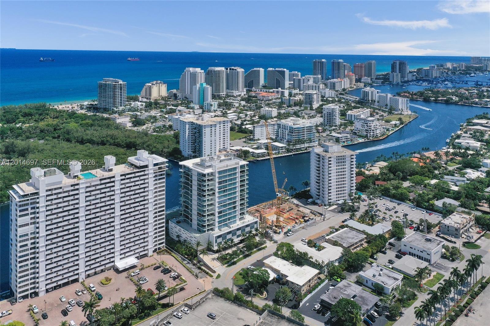 CORINTHIAN ON THE INTRACO - Residential