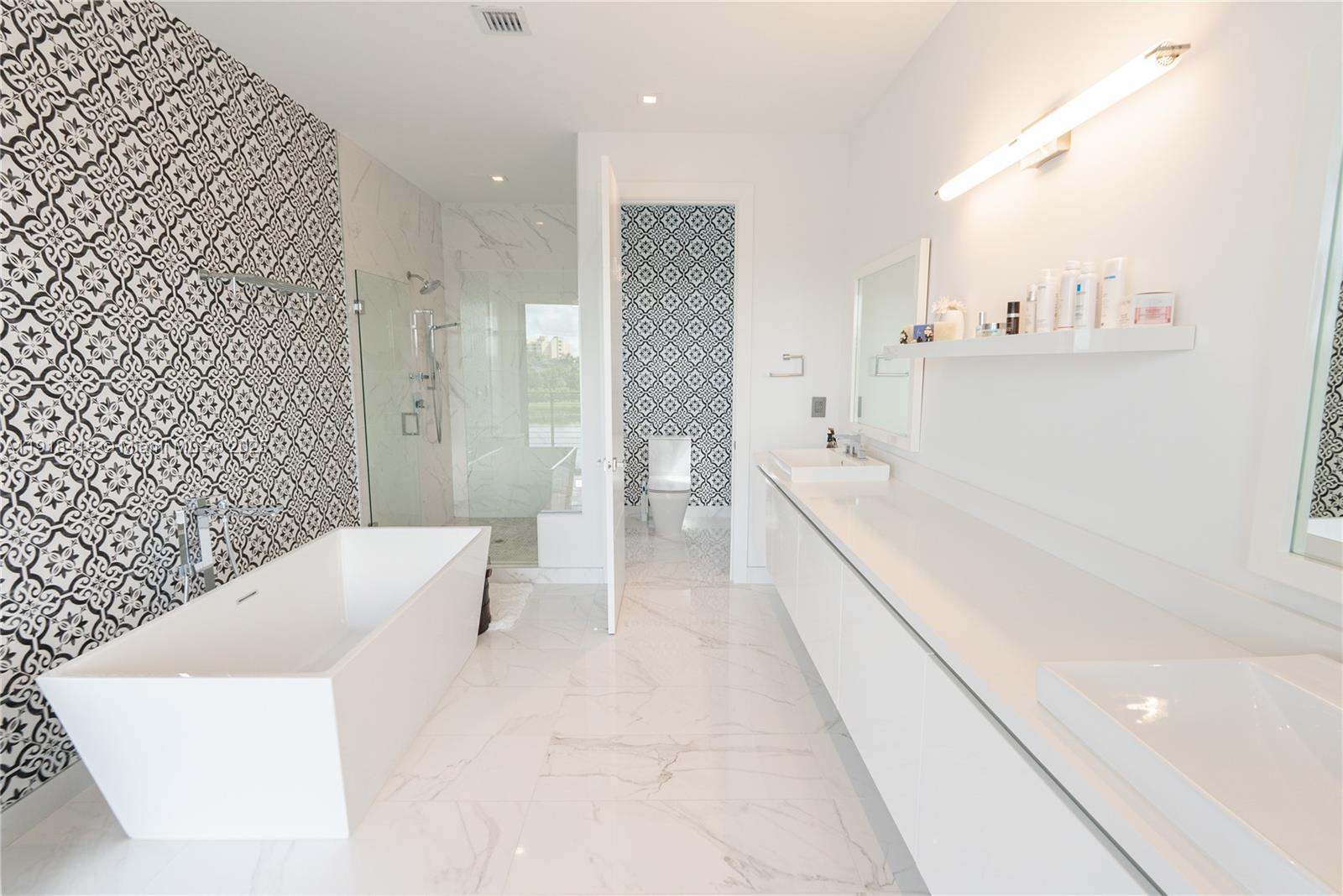 WESTON ESTATES - Residential