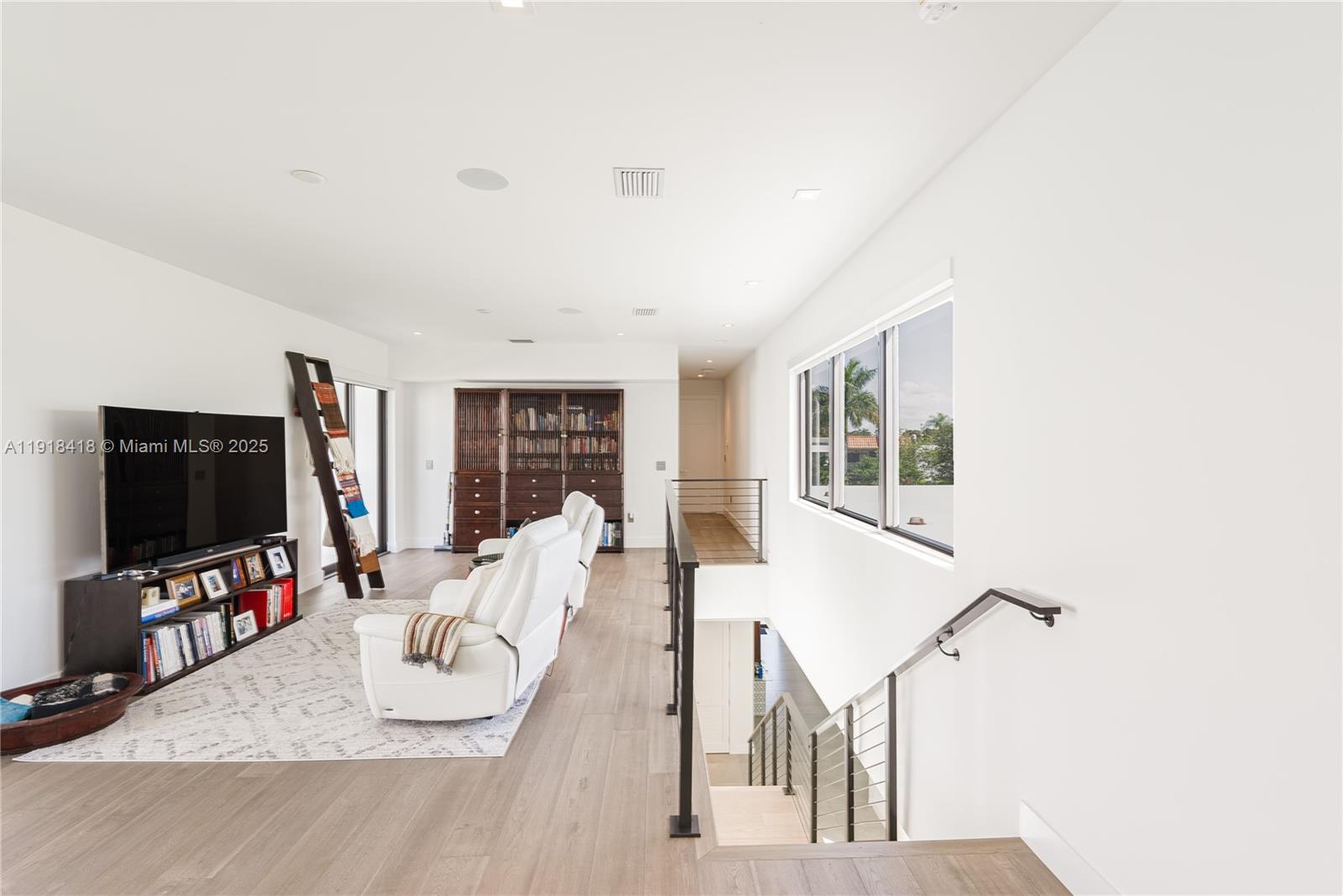 WESTON ESTATES - Residential