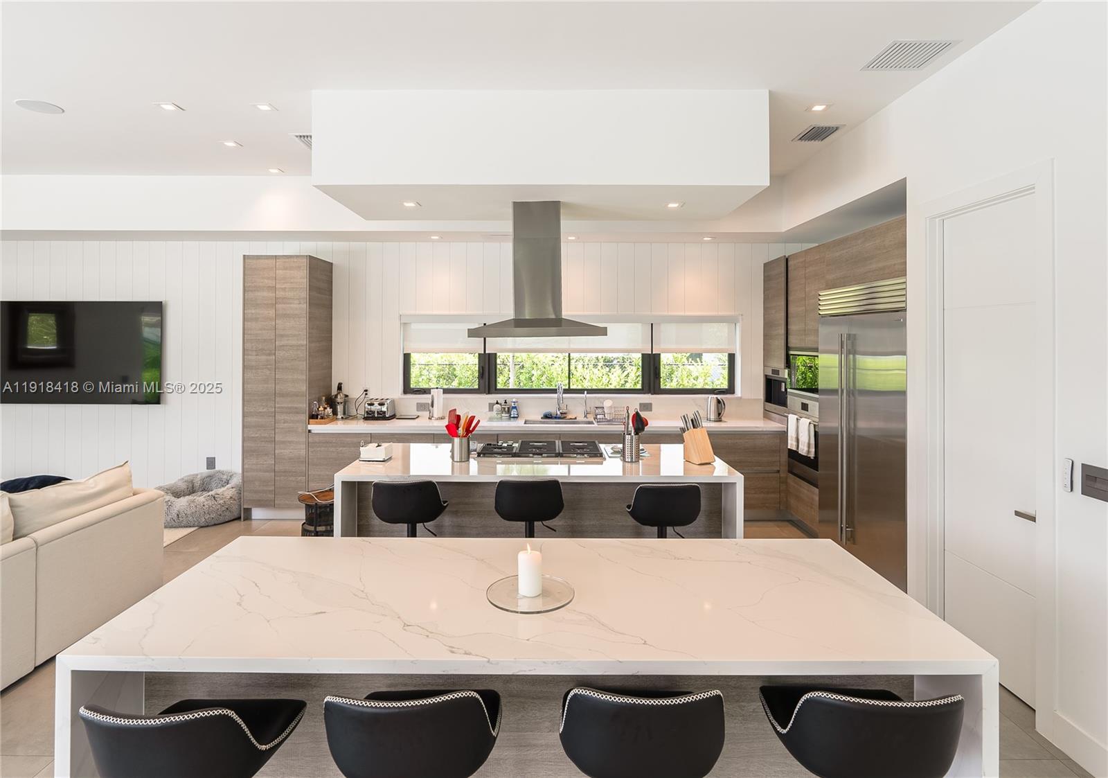 WESTON ESTATES - Residential