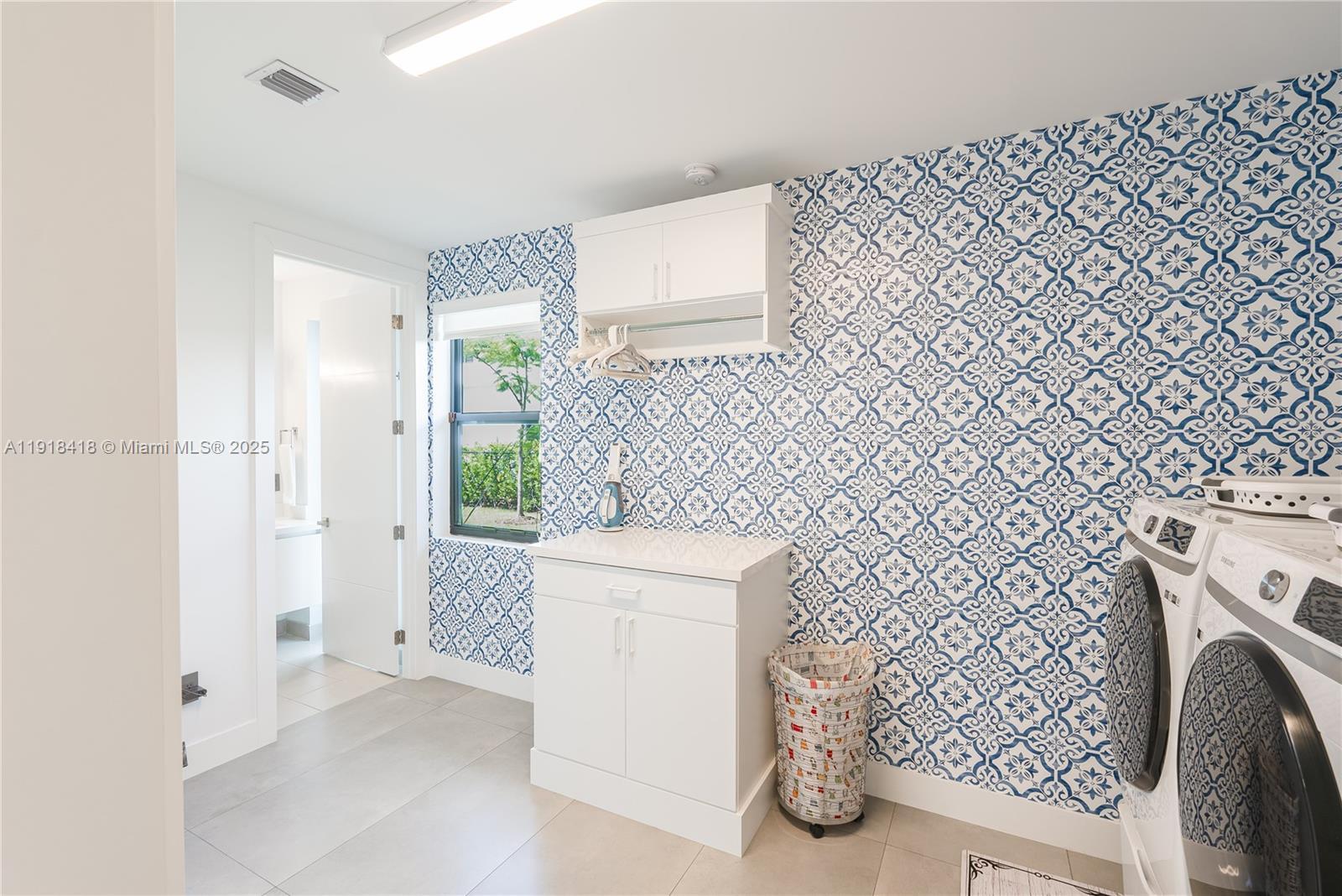 WESTON ESTATES - Residential