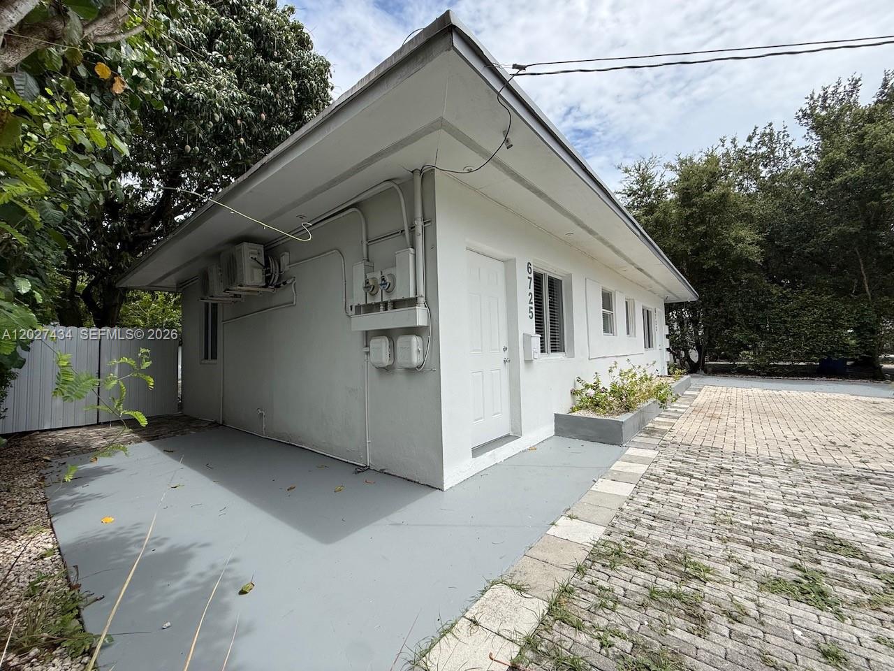 6723 NE Miami Pl 1-4