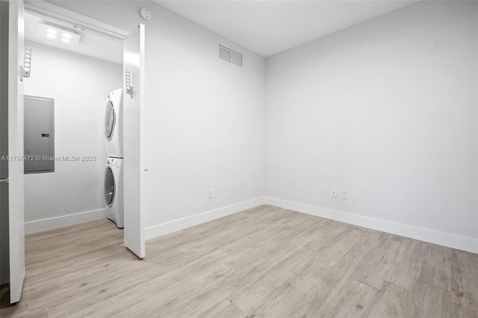 OCEANA BAL HARBOUR CONDO - Residential