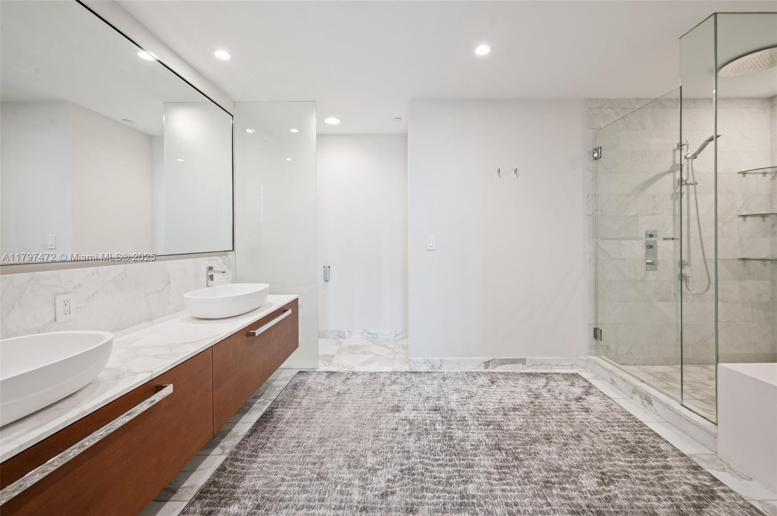 OCEANA BAL HARBOUR CONDO - Residential