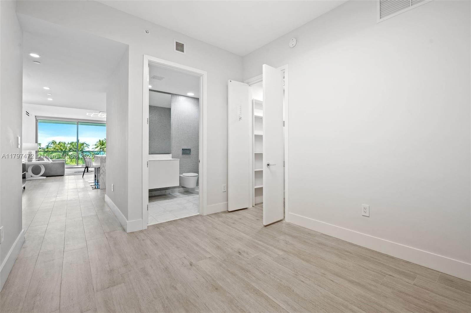OCEANA BAL HARBOUR CONDO - Residential