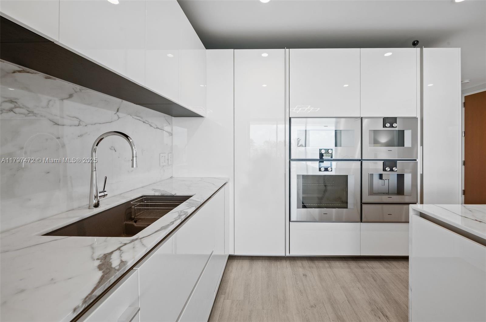 OCEANA BAL HARBOUR CONDO - Residential