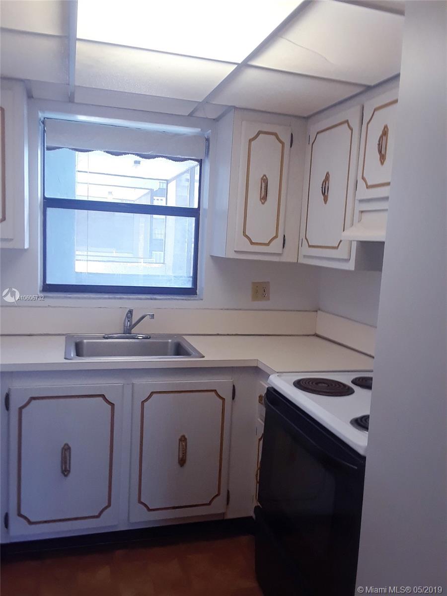 One bedroom and one and a half bath . Gated community swimming pool, guest parking close to I-95 easy access to get everywhere.