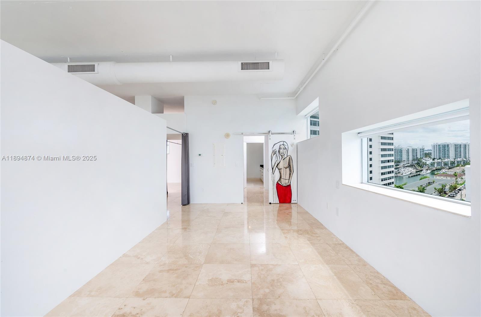 SPACE 01 CONDO - Residential