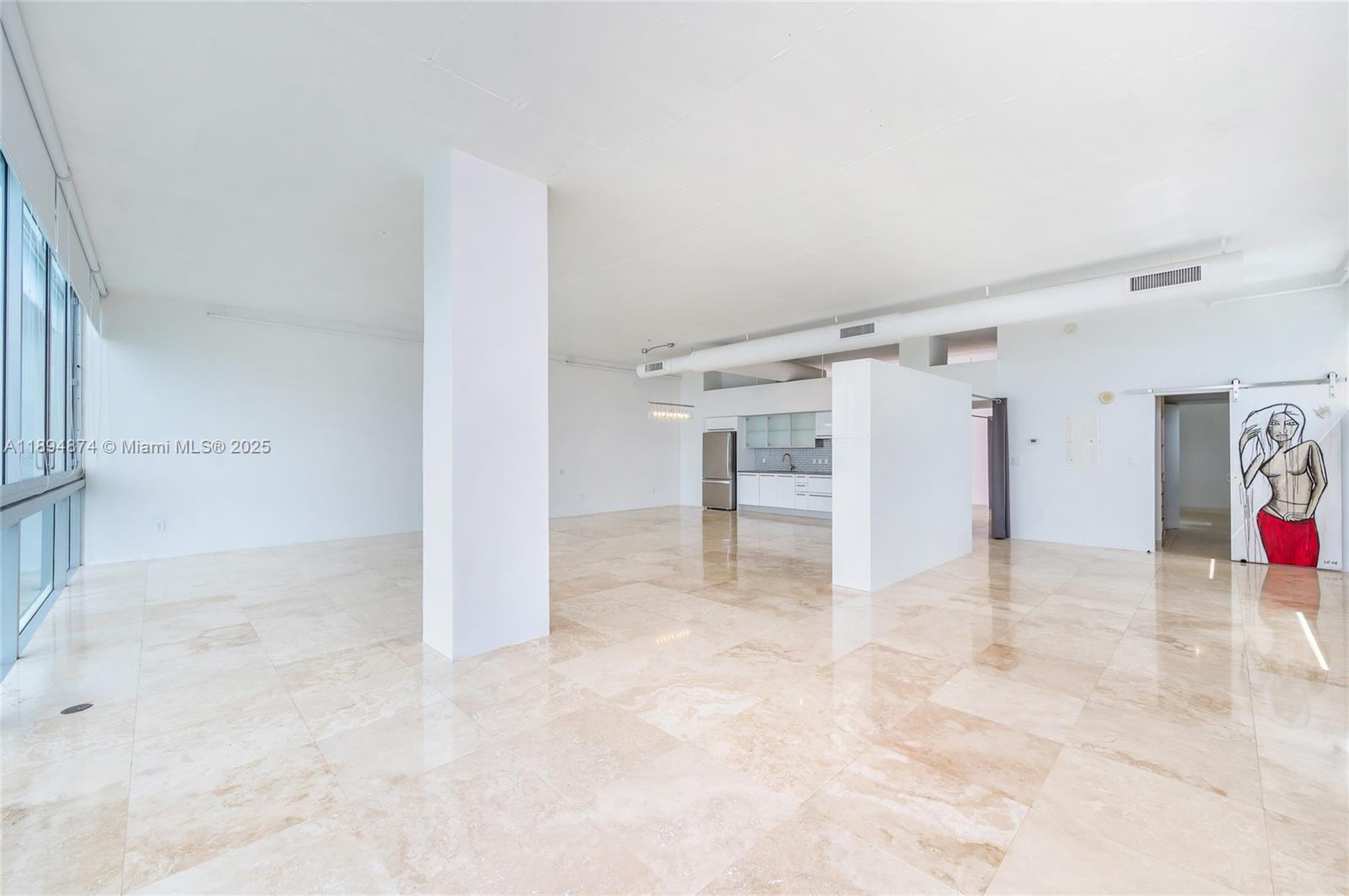SPACE 01 CONDO - Residential