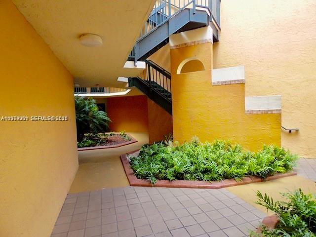 MEDITERRANEAN VILLAS COND - Residential