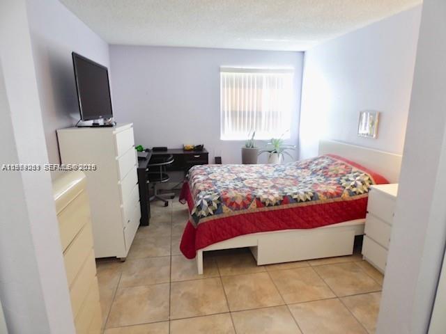 MEDITERRANEAN VILLAS COND - Residential