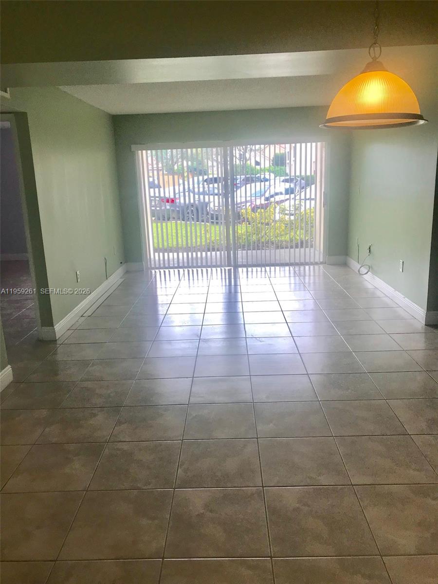 MEDITERRANEAN VILLAS COND - Residential