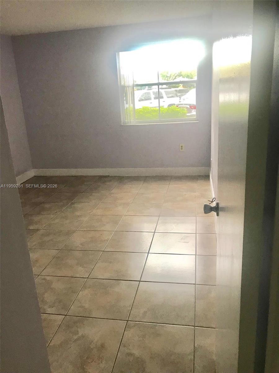 MEDITERRANEAN VILLAS COND - Residential