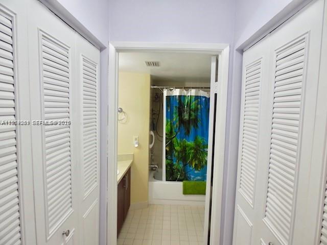 MEDITERRANEAN VILLAS COND - Residential