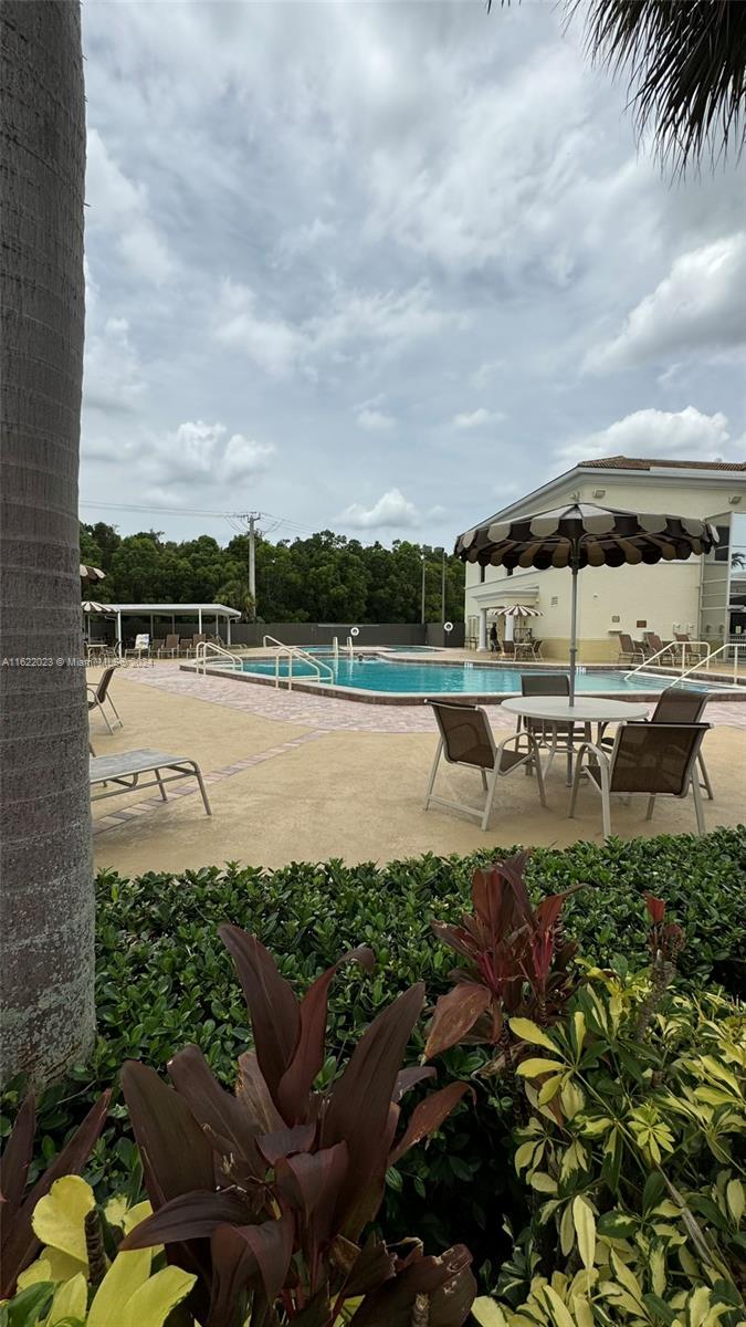 HASTINGS CONDOMINIUMS A TH - Residential