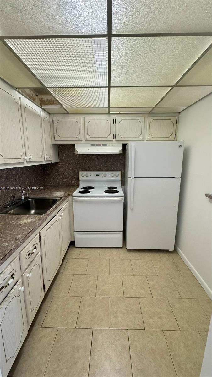 View photos, virtual tours, details... 18 Hastings B 18