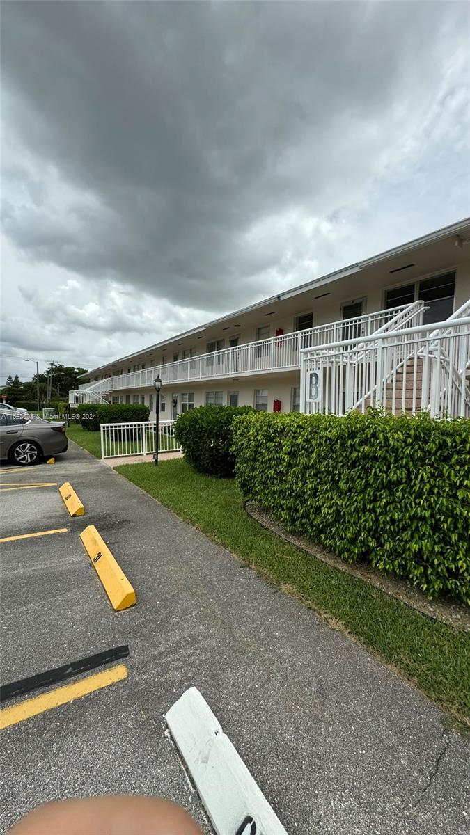 HASTINGS CONDOMINIUMS A TH - Residential