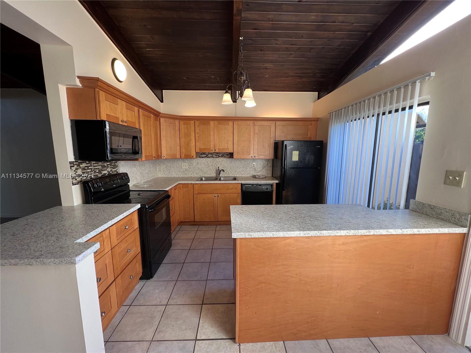 VILLAS OF CARRIAGE HILLS - Residential Lease