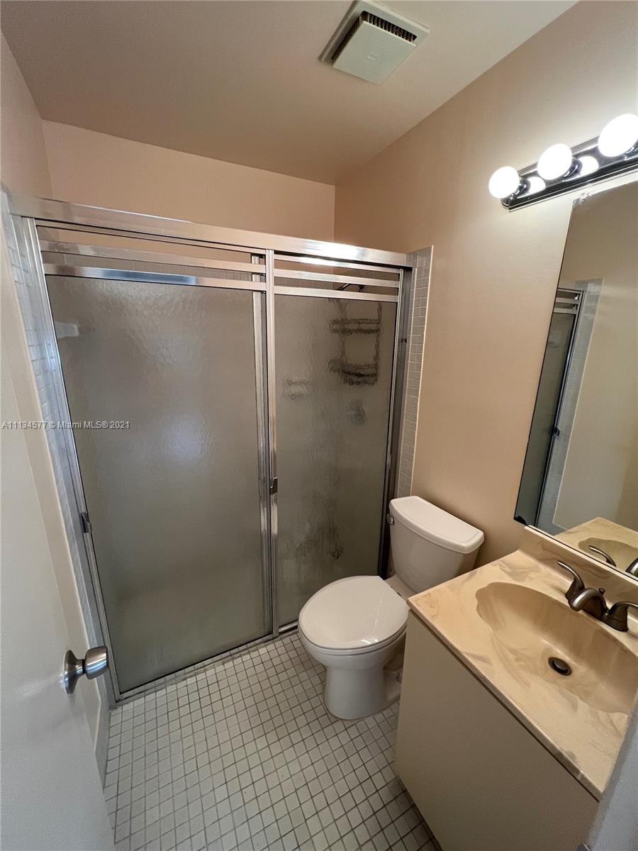 VILLAS OF CARRIAGE HILLS - Residential Lease