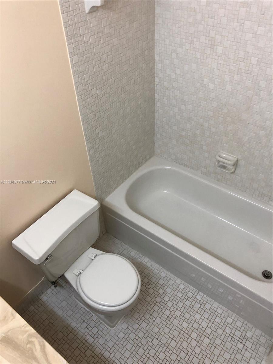 VILLAS OF CARRIAGE HILLS - Residential Lease