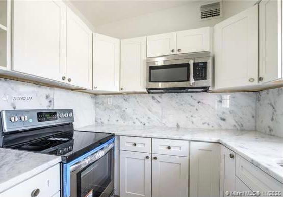 W MIAMI SHORES SEC B - Residential Lease