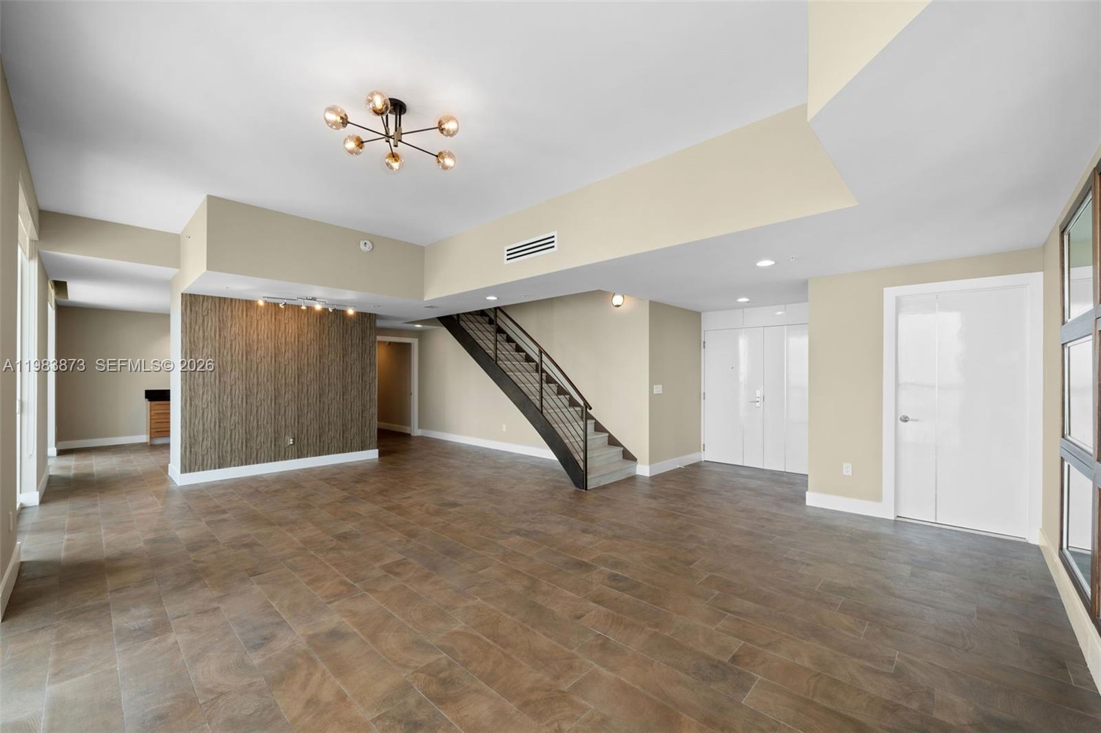 VIZCAYNE NORTH CONDO - Residential Lease