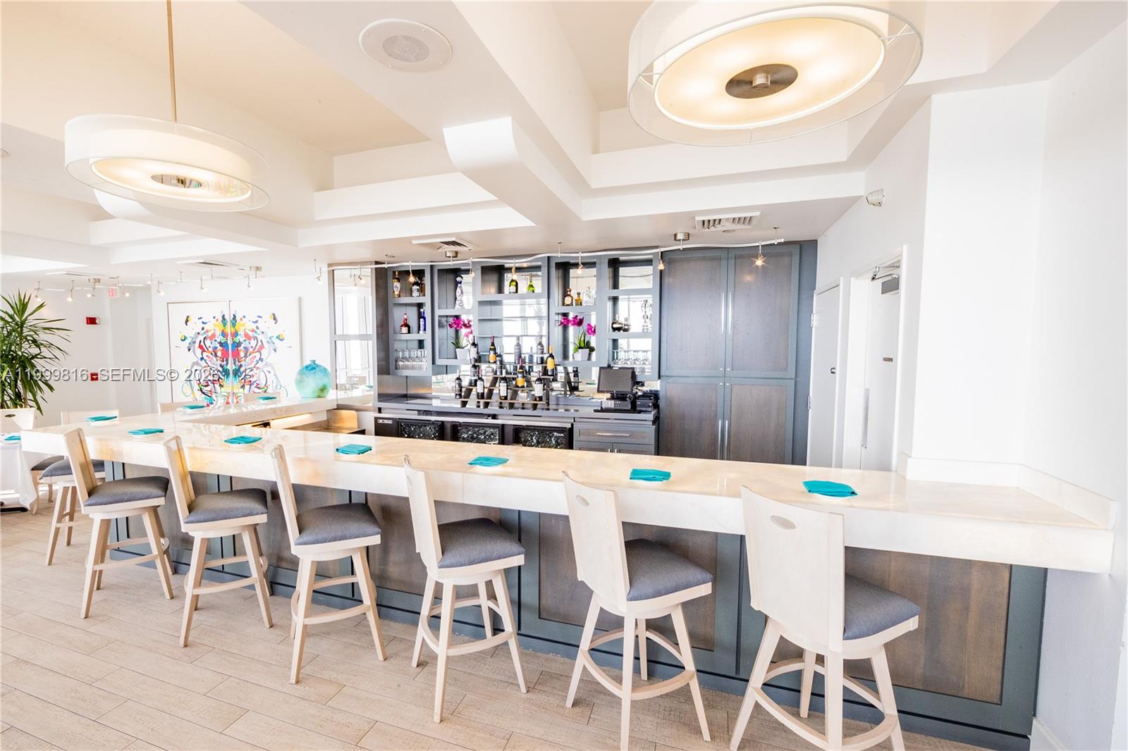 OCEANIA V CONDO - Residential