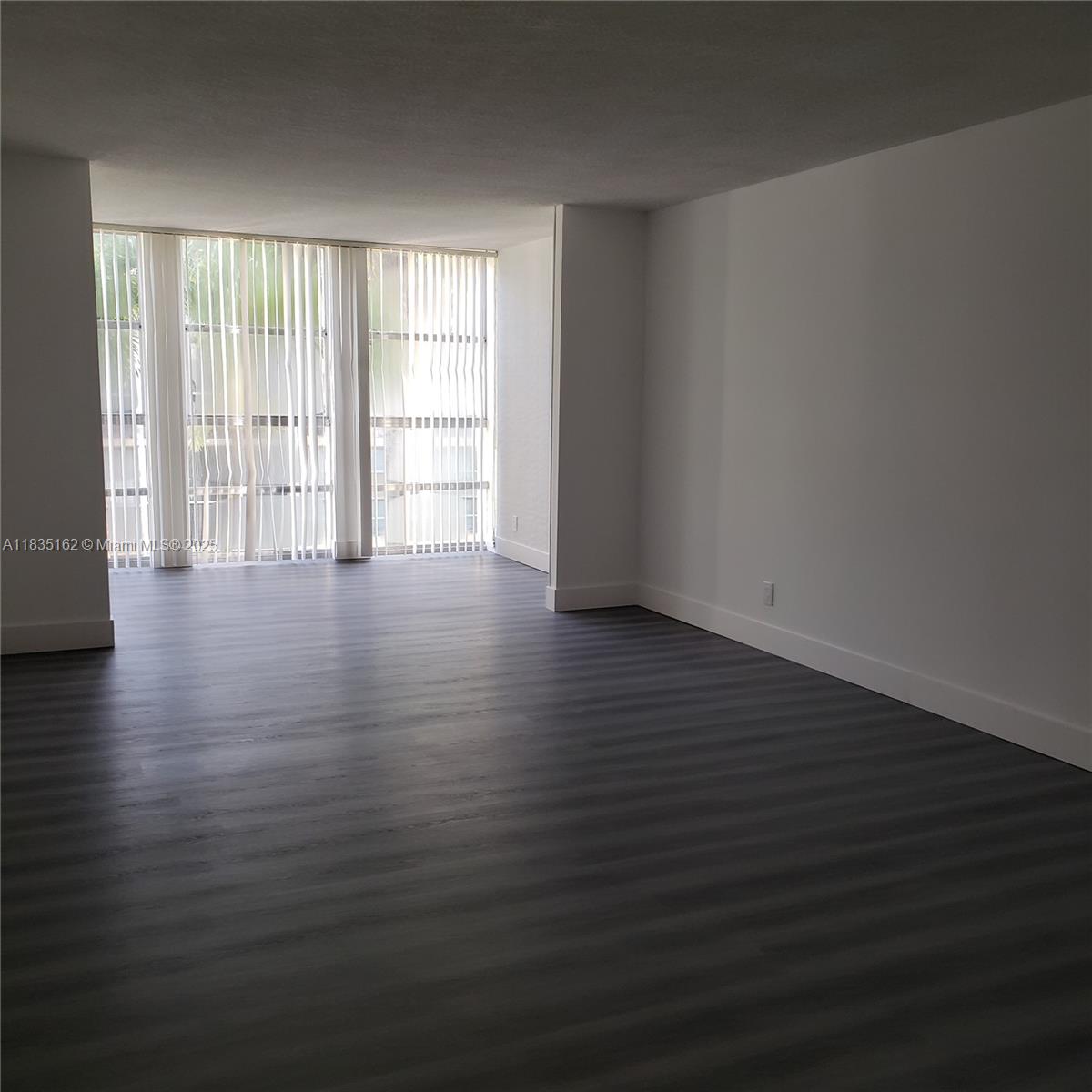 Remodeling just completed. Super nice large 1 bedroom unit with fully remodeled bathroom, new paint , new flooring all around a unit, remodeled kitchen with brand new SS APPLIANCES !!! Rent included hot water and cable . Nice screening balcony in the bedroom, build in walk in closet . Best location in town. Across from the park and 7 min from shops and beach !!!!